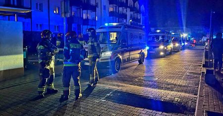 Pożar w Warszawie. Zapalił się olej. Dwie młode osoby trafiły do szpitala
