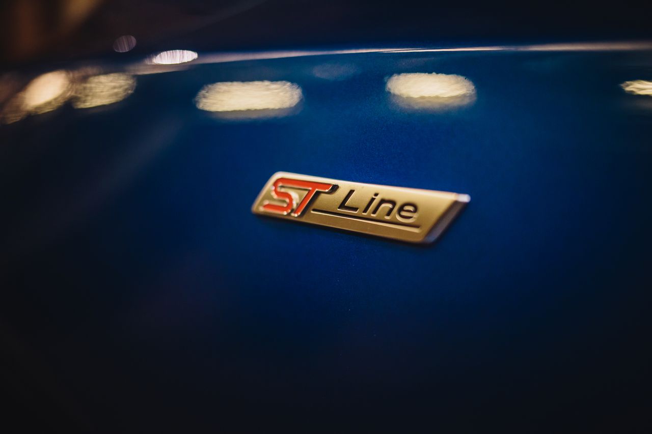 Wersja ST-Line to przeprojektowane, twardsze zawieszenie i pakiet stylizacyjny wewnątrz i na zewnątrz auta