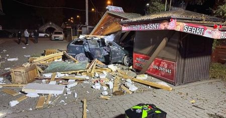 Staranował stragany. Uciekł z tablicami rejestracyjnymi