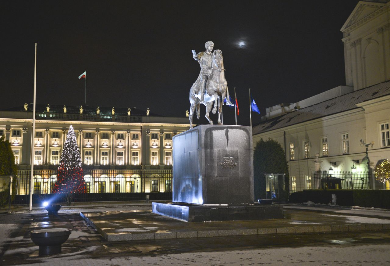 Do Kancelarii Prezydenta wpłynął wniosek o odebranie odznaczenia Prezydentowi Sieradza