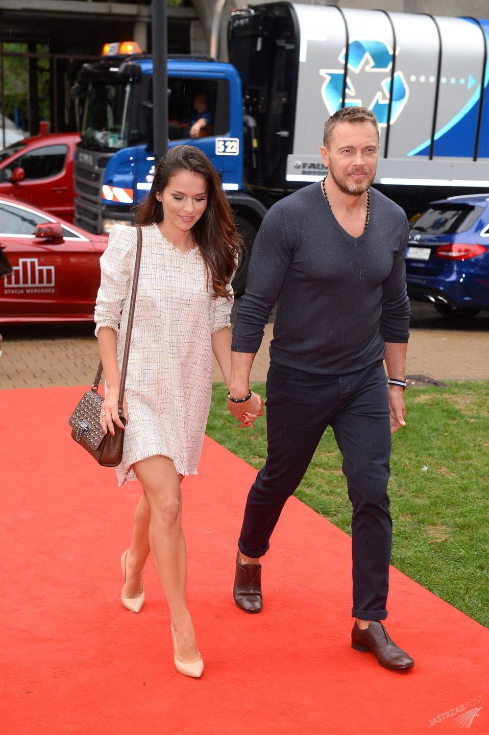 Paulina Sykut z mężem Piotrem Jeżyną na prezentacji kolekcji Kazar jesień/zima 2015 w Stacji Mercedes