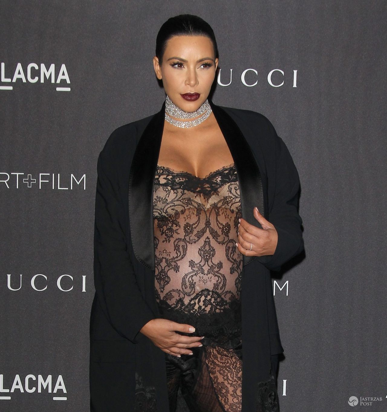 Kim Kardashian, listopad 2015. Stylizacje w drugiej ciąży (fot. ONS)
