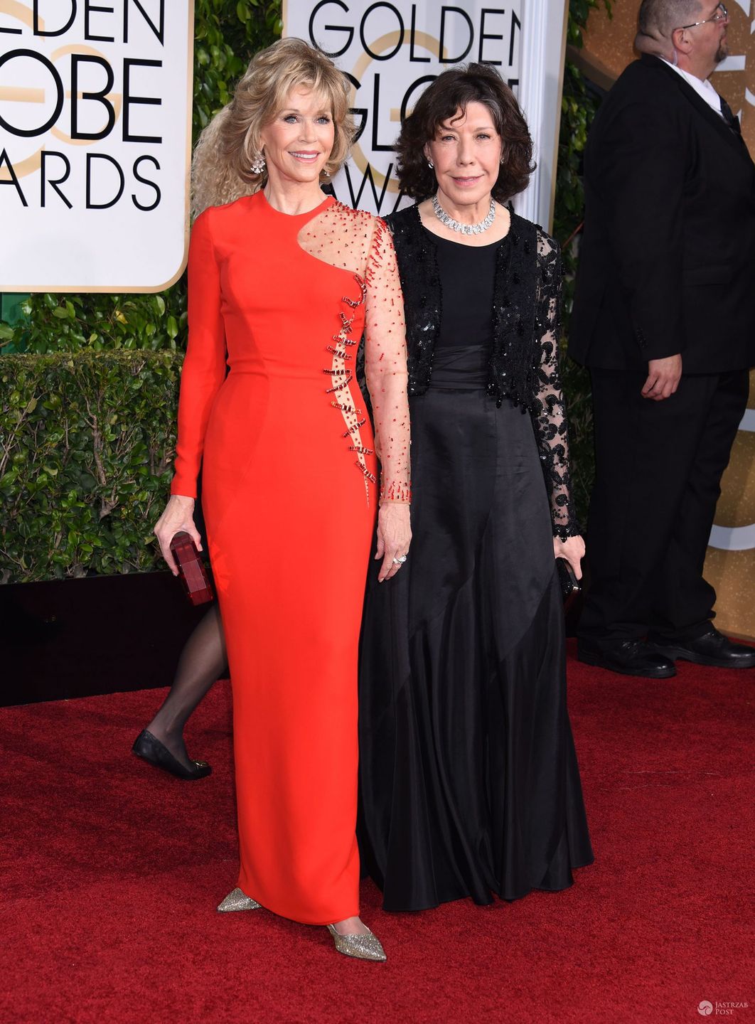Jane Fonda (w sukni Atelier Versace) i Lily Tomlin, Złote Globy 2015 (fot. ONS)