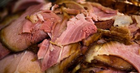 Pieczona szynka wieprzowa z części zadniej (samo mięso)
