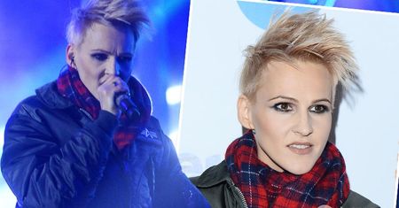 Agnieszka Chylińska zmienia styl? Na sylwestrze w Krakowie wyglądała jak za dawnych czasów. Męska kurtka, kratka... Lepiej niż w sukience?