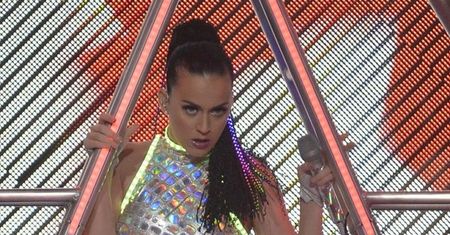 Co za wpadka! Katy Perry pokazała majtki!