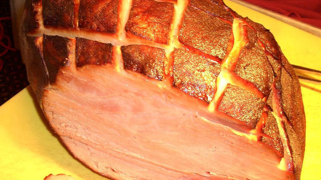 Peklowana cała szynka wieprzowa (tylko mięso), na zimno