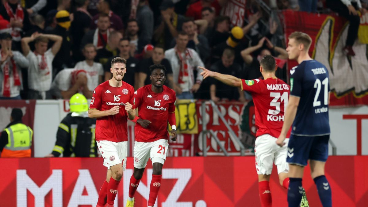 Zdjęcie okładkowe artykułu: Getty Images / Alex Grimm / Na zdjęciu: piłkarze FSV Mainz