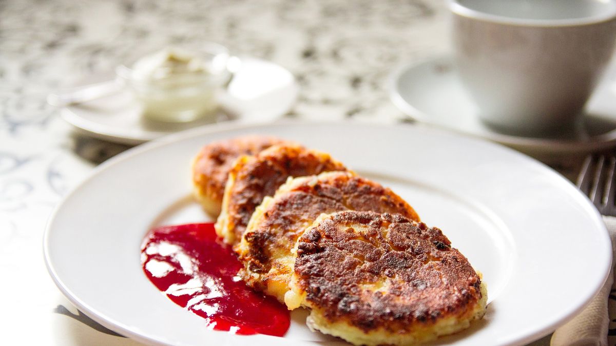 Syrniki to rosyjskie placuszki z twarogu