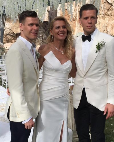 Alicja Szczęsna z synami