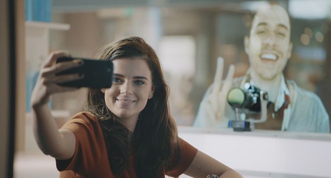 KLM Airlines postawiła na lotnisku hologram w ramach akcji "Take-off Tips"