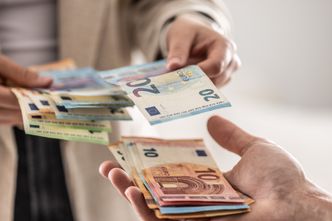 Ile kosztuje euro? Kurs euro do złotego PLN/EUR 19.11.2025