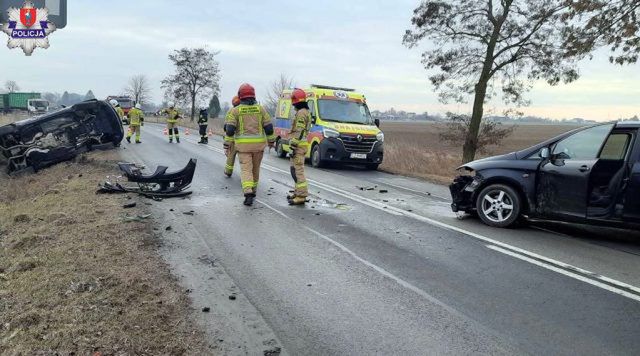 Nadmierna prędkość przyczyną groźnego zdarzenia drogowego (zdjęcia)