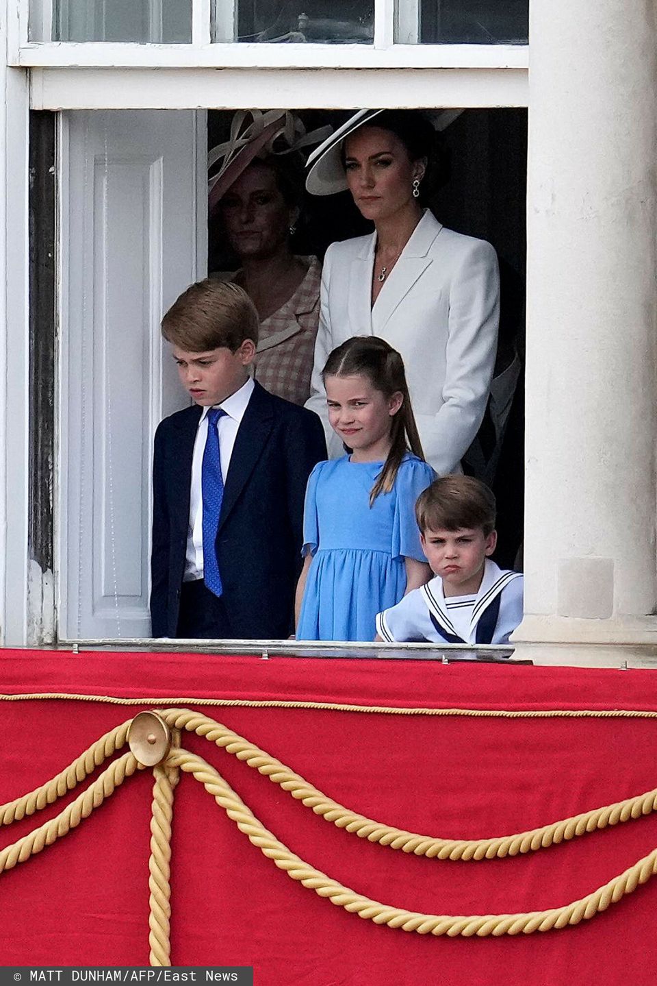 Dzieci Kate i Williama dokazują na jubileuszu królowej... To one są największymi gwiazdami wydarzenia? 