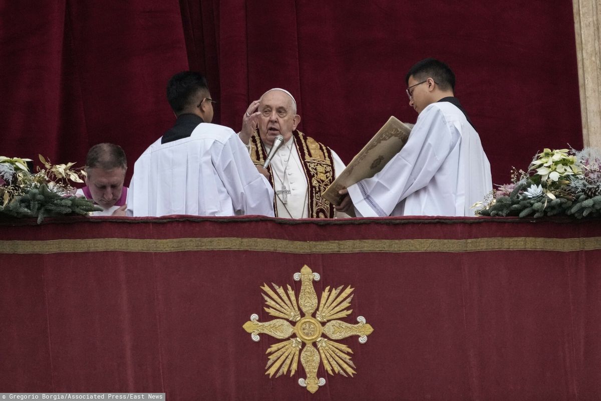 Papież Franciszek spotkał się z wiernymi i udzielił uroczystego błogosławieństwa Urbi et Orbi
