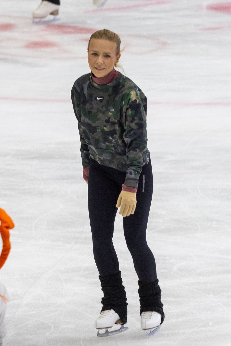 Aneta Zając wybrała się z synami na lodowisko