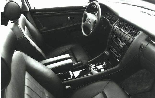 Wnętrze Audi A8 D2