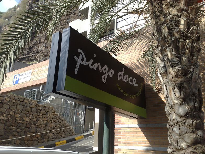 Pingo Doce jest w Portugalii marką popularnych supermarketów należących do</br>Jeronimo Martins