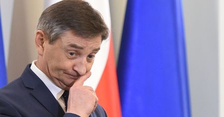 Marszałek Kuchciński zamówił do sejmowej stołówki 5 kilo kawioru, 15 kilo kalmarów i 220 kilogramów krewetek...