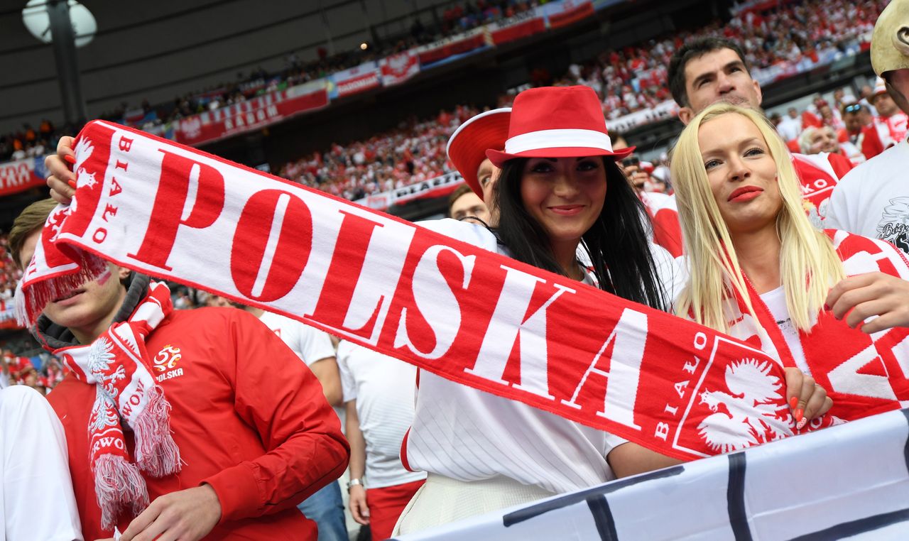 One już wygrały Euro 2016. Piękne Polki kibicowały biało-czerwonym