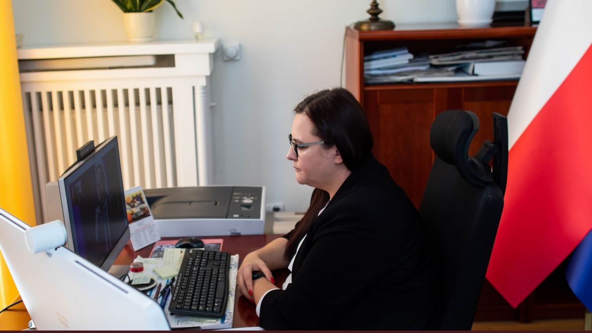 Minister Małgorzata Jarosińska-Jedynak wzięła udział w internetowych targach CSR