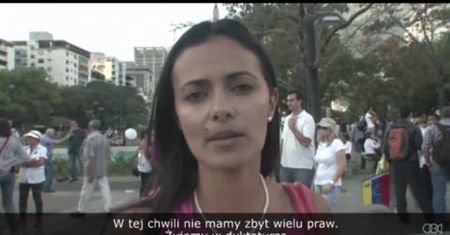 Protest opozycji dzień po zabiciu pracownika służb publicznych podczas próby usunięcia barykady