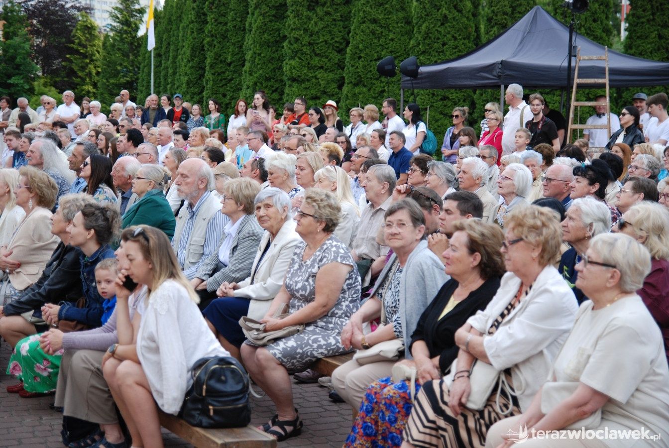 Koncert muzyki chrześcijańskiej na Zazamczu