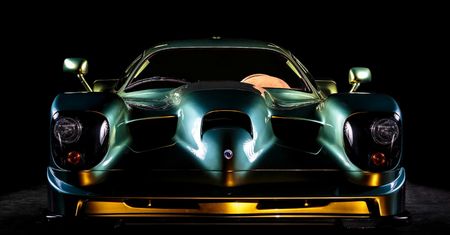 Panoz Esperante GTR-1 odrestaurowany przed targami w Dubaju