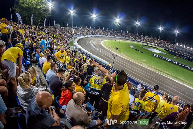 Komplet widzów na stadionie w Lublinie