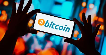Robin Hood przejął bitcoiny. Nie zamierza jednak oddać ich biednym
