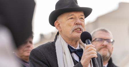 Janusz Korwin-Mikke nie chce koalicji Konfederacji i PiS. "Bez sprzedawczyków"