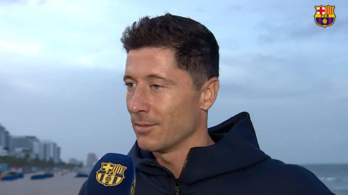 Zdjęcie okładkowe artykułu: Twitter /  / Na zdjęciu: Robert Lewandowski