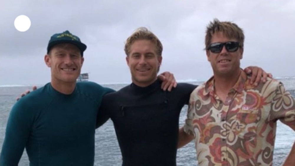 Instagram / Na zdjęciu: sędzia Ben Lowe oraz surferzy Ethan Ewing i Bede Durbidge