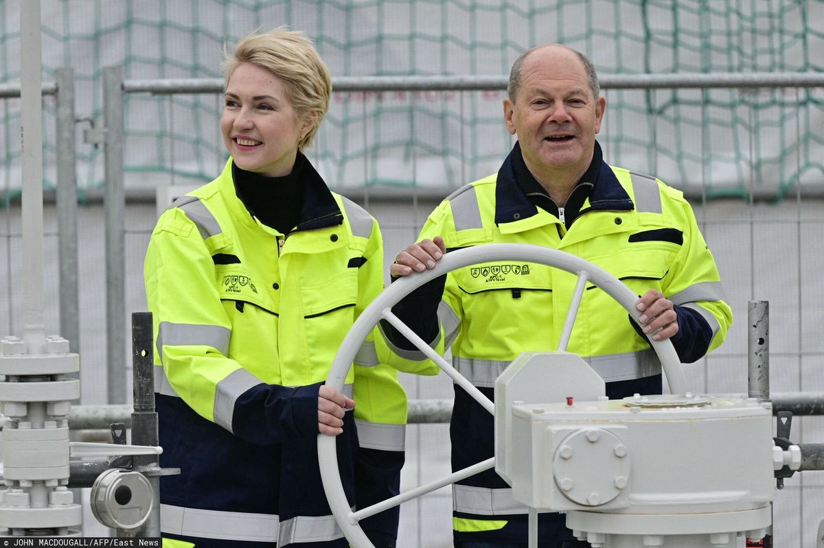 Otwarcie terminala LNG w niemieckim Lubminie - premier Meklemburgii-Pomorza Przedniego i kanclerz Olaf Scholz