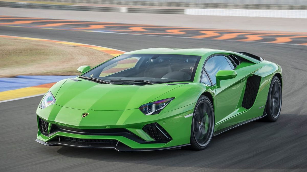 Mimo upływu lat, Aventador nadal prezentuje się świetnie.