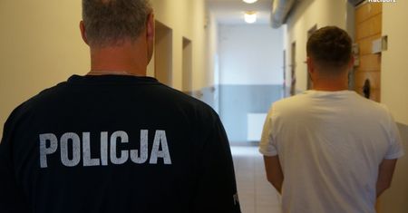 32-latek z Czech uciekał przed radiowozem. Złapali go na ul. Wiejskiej