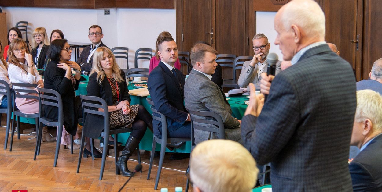 Jak nowa strategia WFOŚiGW na lata 2025-2028 zmieni nasze powiaty? Odkryj szczegół