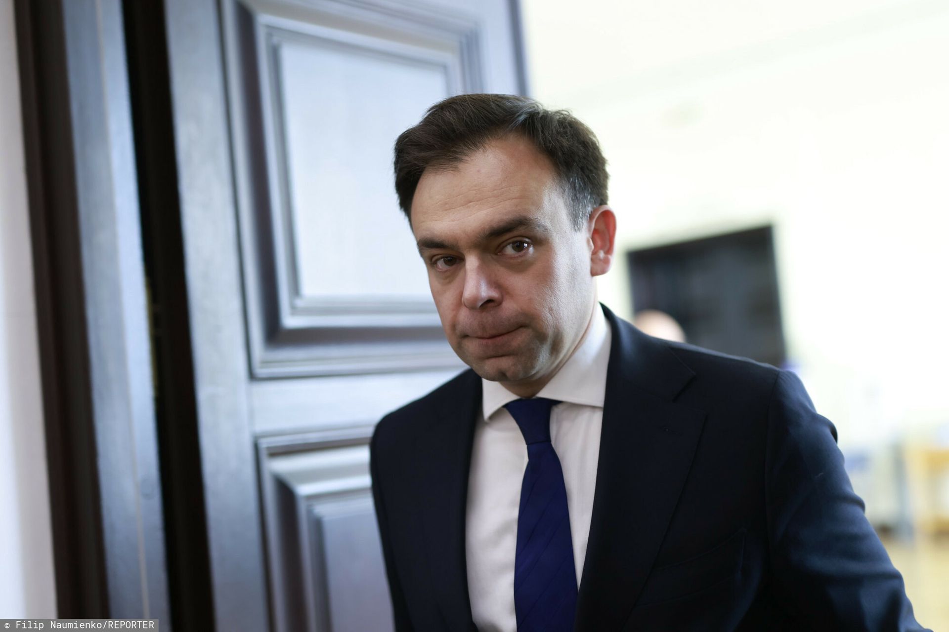 wiadomości,aktualności,WP Wiadomości Minister komentuje sprzedaż działki pod CPK: Potężna PiS-owska afera