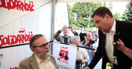 Podwyższenie wieku emerytalnego. Eksperci krytykują OFE