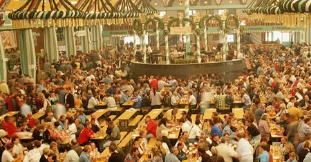 Marynarki, marihuana, a nawet odkurzacz. Zaskakujące zguby na Oktoberfest