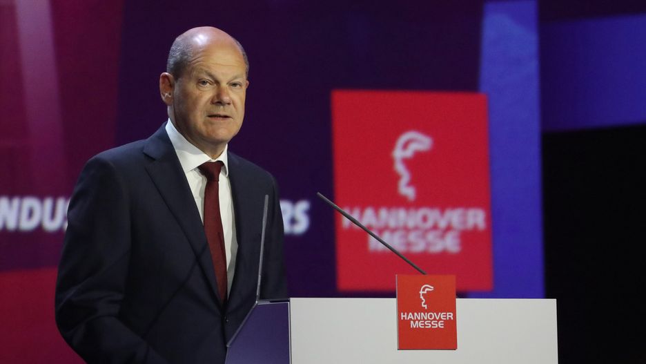 German Chancellor Olaf Scholz speaks during the opening ceremony of the Hannover Industry fair (Hannover Messe) in Hanover, Germany, 29 May 2022. About 2,500 exhibitors are expected for the fair which opens on 30 May. Partner country in 2022 is Portugal. EPA/FOCKE STRANGMANN Dostawca: PAP/EPA.