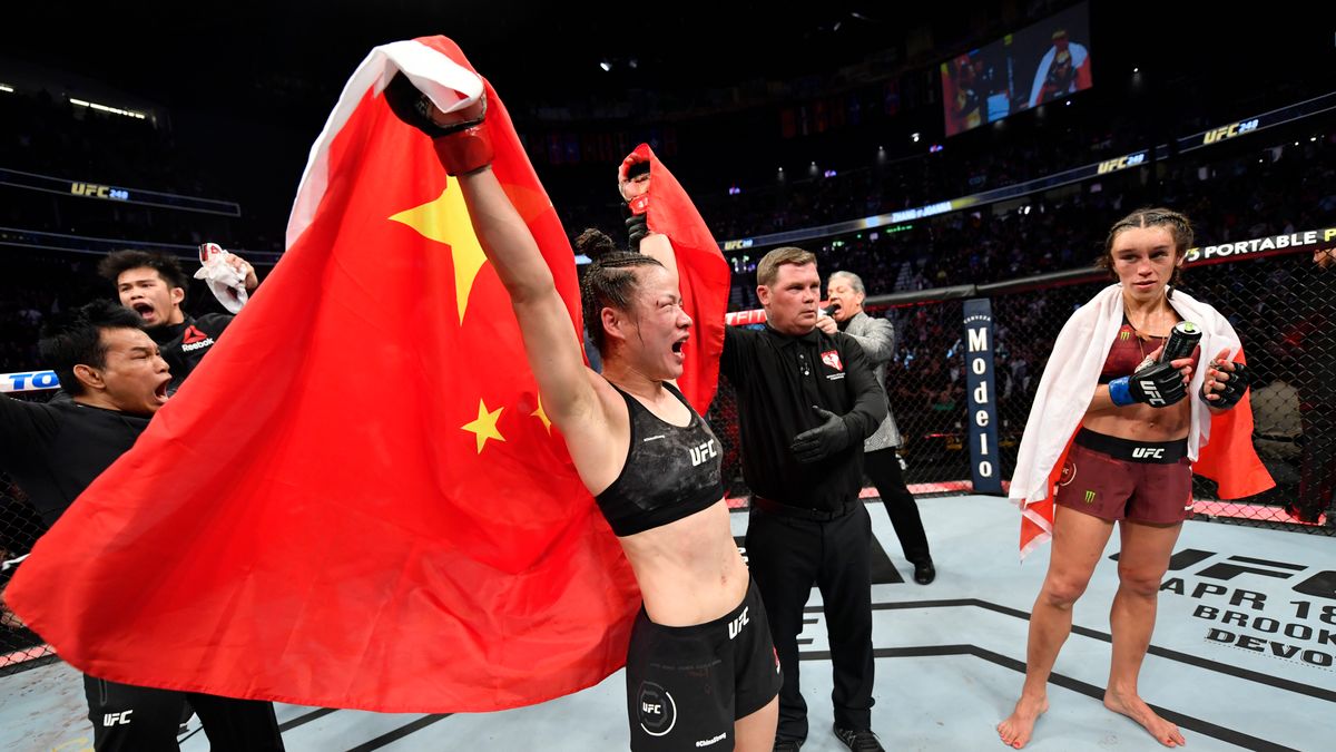 Weili Zhang i Joanna Jędrzejczyk po walce na UFC 248