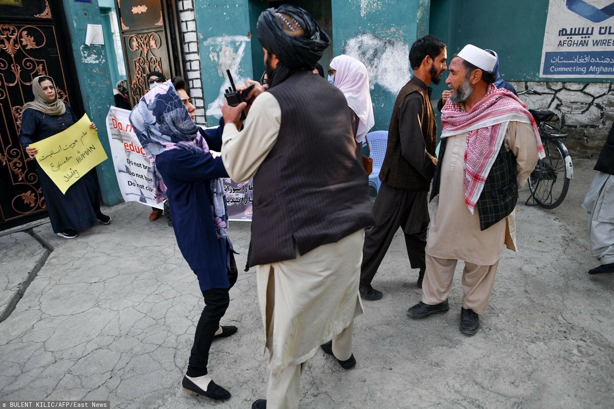 Afganistan. Talibowie przerwali protest sześciu kobiet. Użyli karabinów (East News)