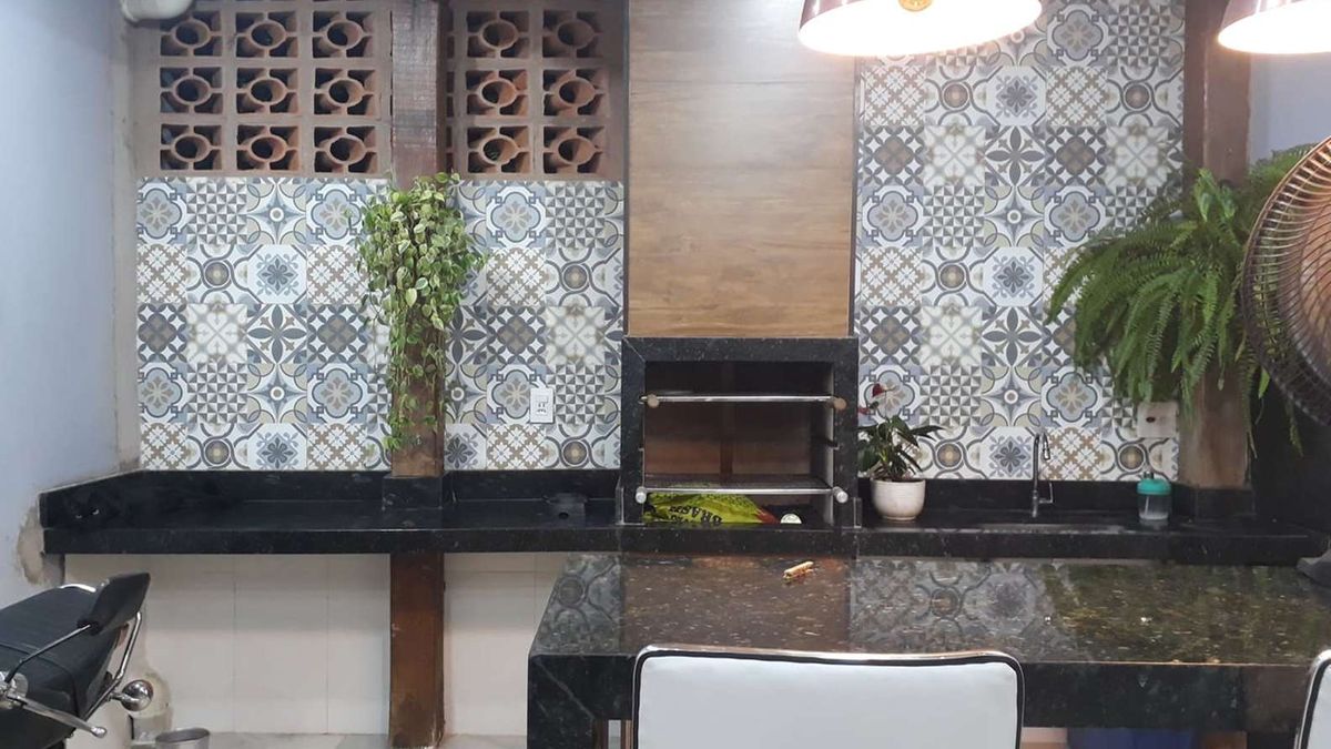 Kot Alessandry Ribeiro posiada niezwykły talent do wtapiania się w otoczenie