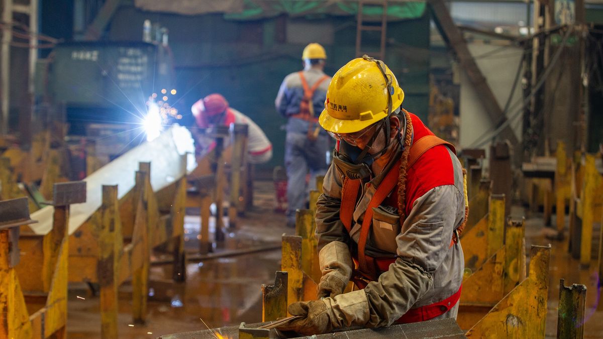 NANTONG, CHINA - JULY 8, 2024 - Workers of Ocean Equipment Company are producing shipping in Nantong, Jiangsu province, China, July 8, 2024. (Photo credit should read CFOTO/Future Publishing via Getty Images)