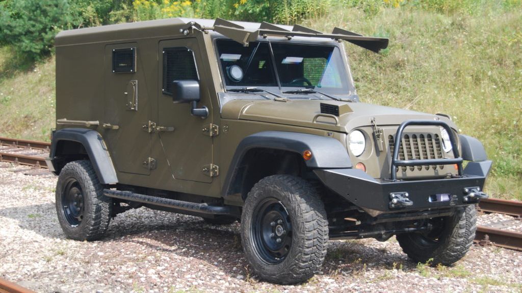 Jeep J8 to jeden z modeli wytwarzanych przez polską firmę