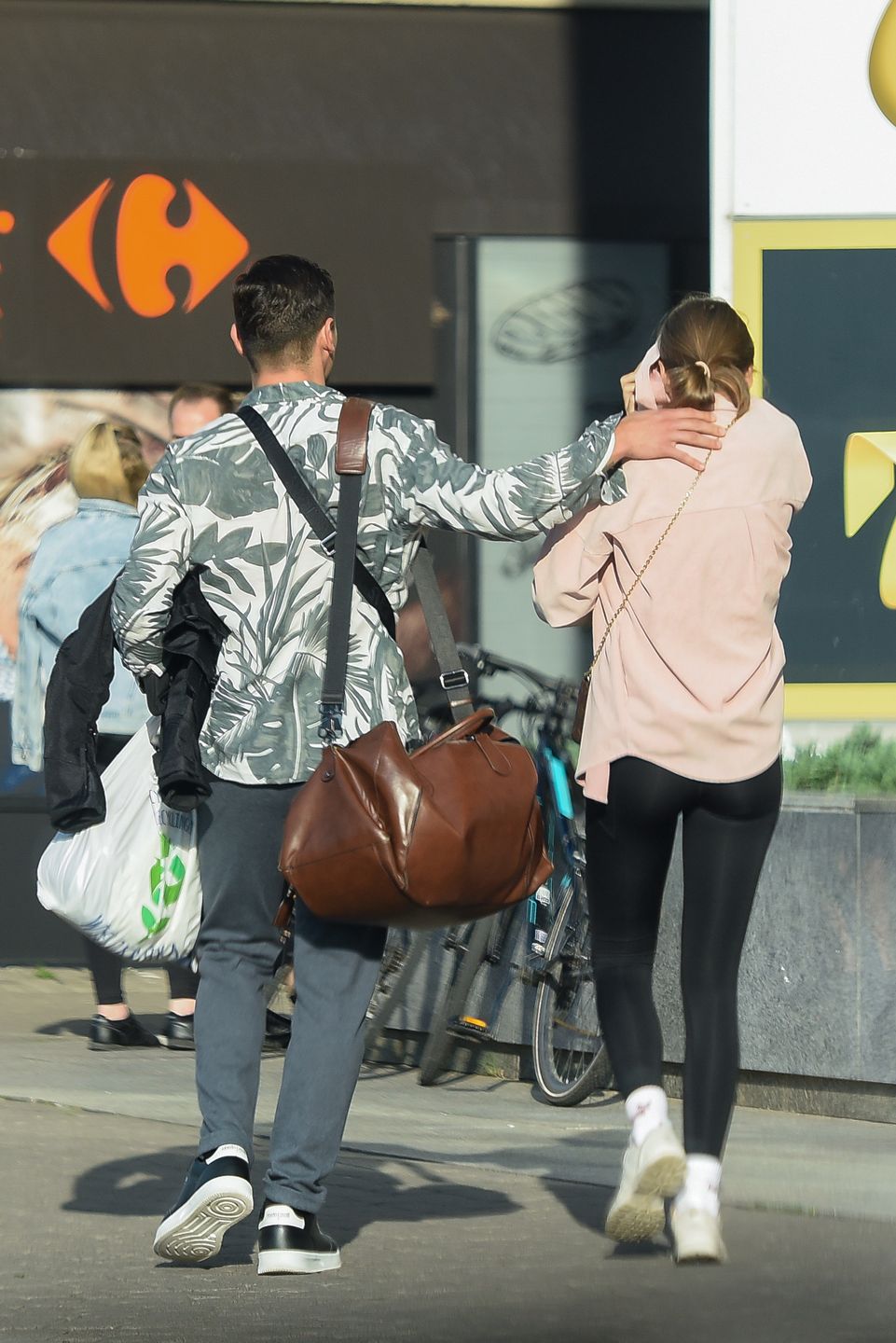 Oliwia Bieniuk i jej partner z parkietu po treningu do "TzG"
