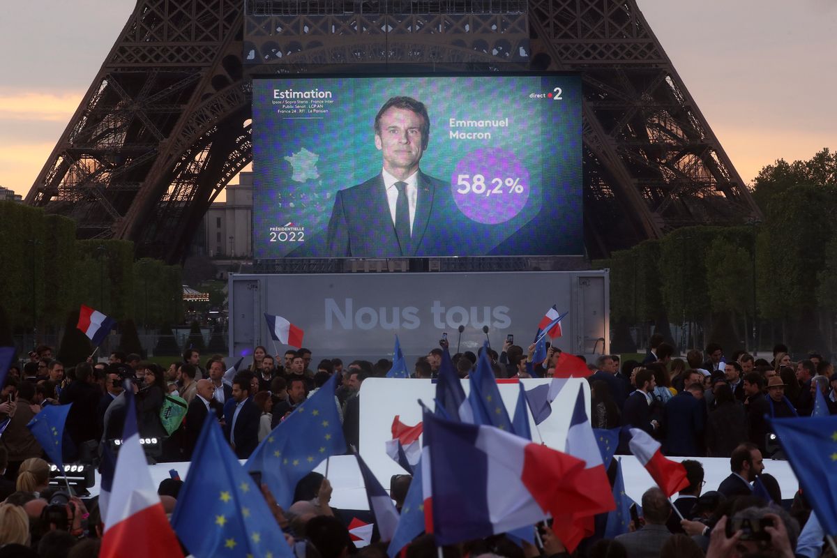 Emmanuel Macron wygrywa wybory po raz drugi, co we Francji nie udawało się nikomu od 20 lat 