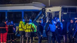 Kraków: Zderzenie tramwajów w Nowej Hucie. Dlaczego po torowiskach wciąż jeżdżą przestarzałe wagony?