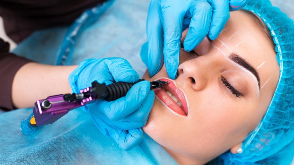 Makijaż permanentny ust - kiedy warto, a kiedy lepiej zrezygnować?